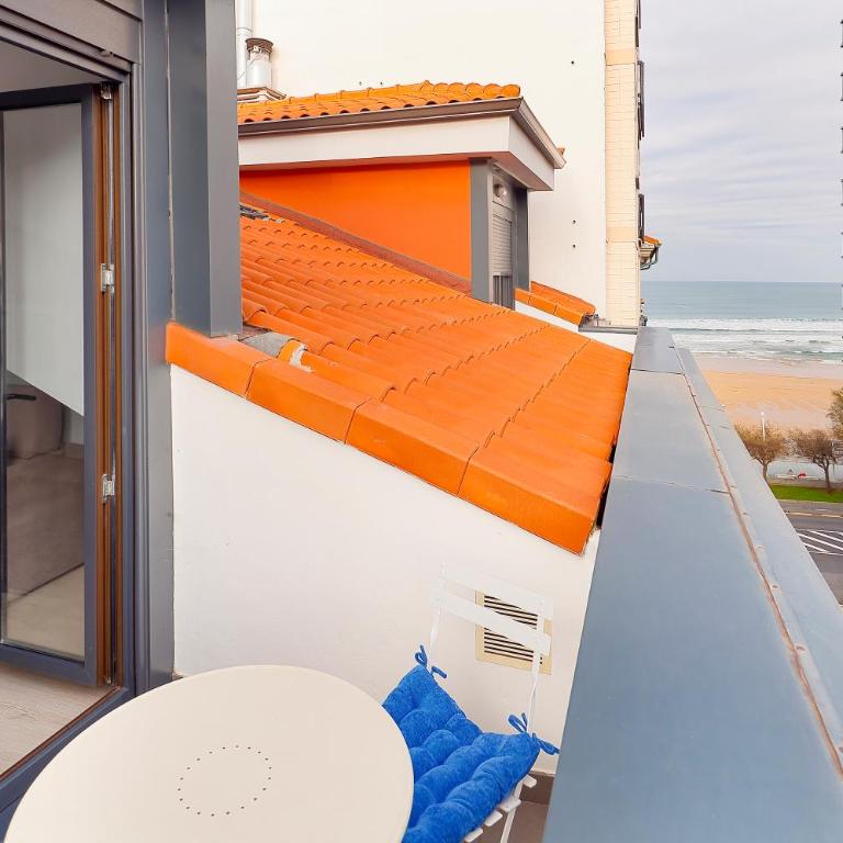 Ático con terraza en playa de San Lorenzo - Apartamento de 1 dormitorio - 2