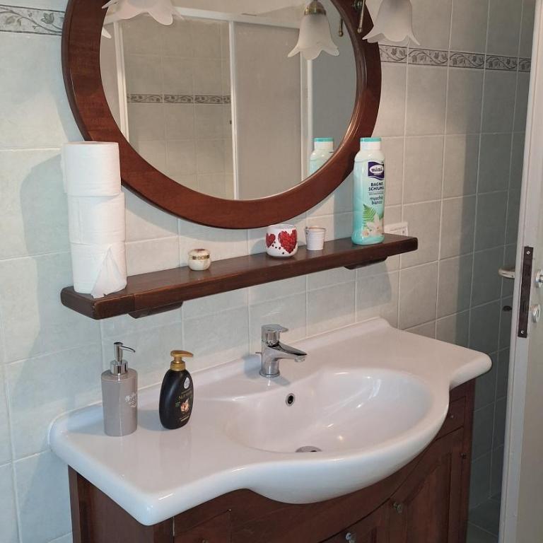 Marcella va a Civita - Camera Matrimoniale con Bagno Privato - 9
