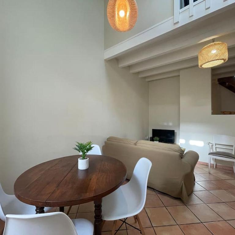 La Traverse - au pied de la Cité Médiévale - Clim et terrasse - Apartment mit 2 Schlafzimmern - 6