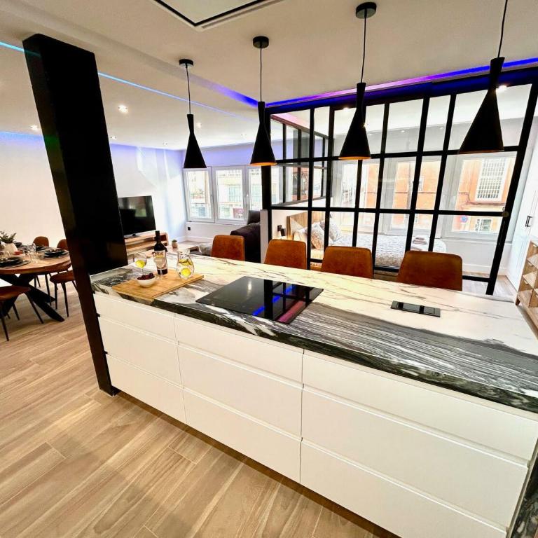 GATU PREMIUM Deseo Piso de Lujo con Parking " Preferente mayores de 25 años y familias " - Apartamento Superior - 2