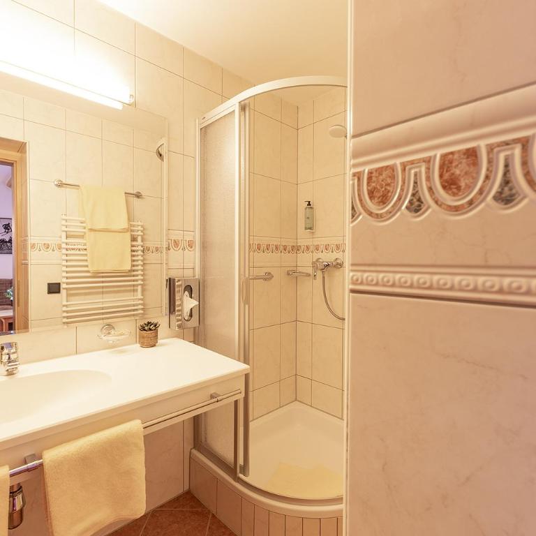 Hotel Sonnenheim - Deluxe Doppelzimmer mit Balkon - 31