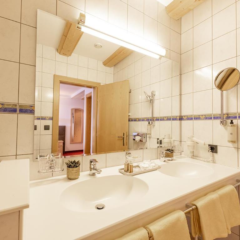 Hotel Sonnenheim - Deluxe Doppelzimmer mit Balkon - 21