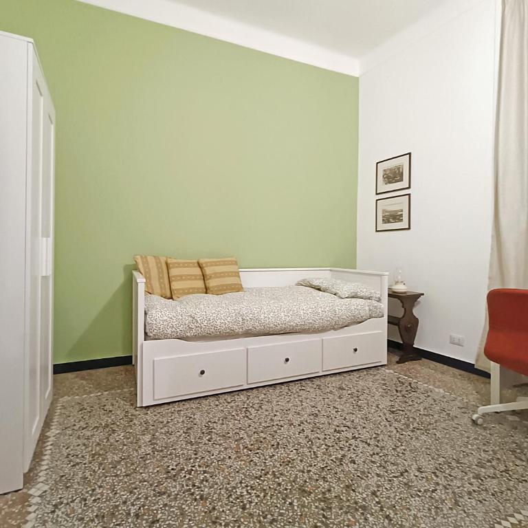 Ravecca Corner centro citta' - Appartamento con 2 Camere da Letto - 2