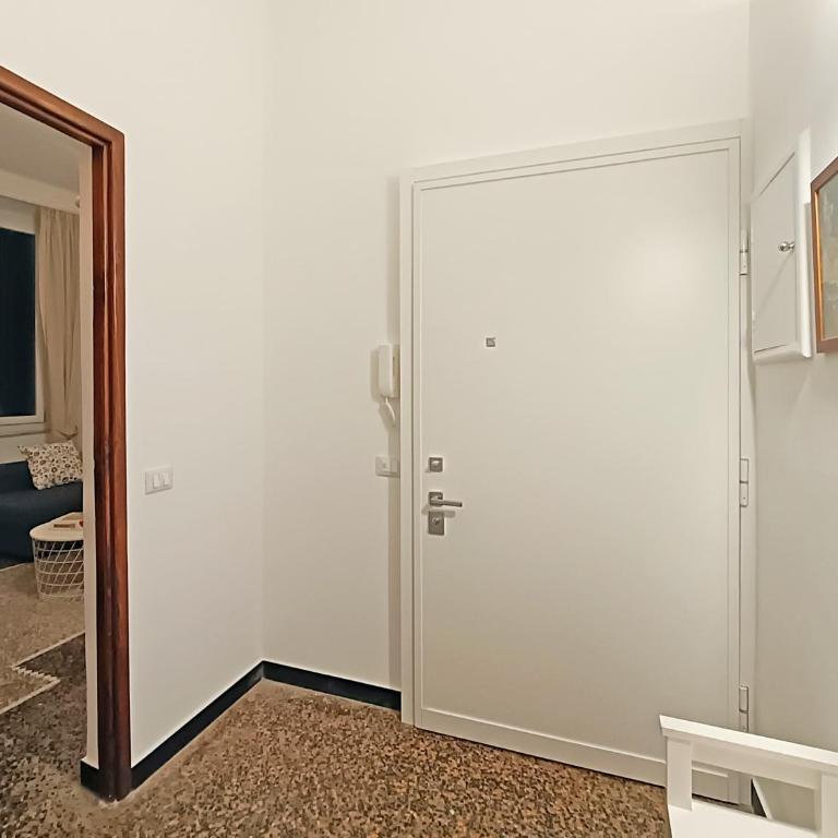 Ravecca Corner centro citta' - Appartamento con 2 Camere da Letto - 24