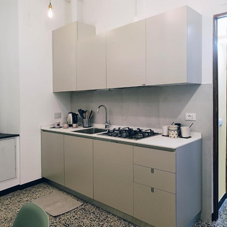 Ravecca Corner centro citta' - Appartamento con 2 Camere da Letto - 28