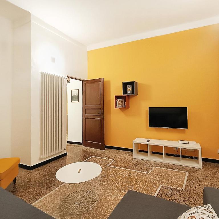 Ravecca Corner centro citta' - Appartamento con 2 Camere da Letto - 38