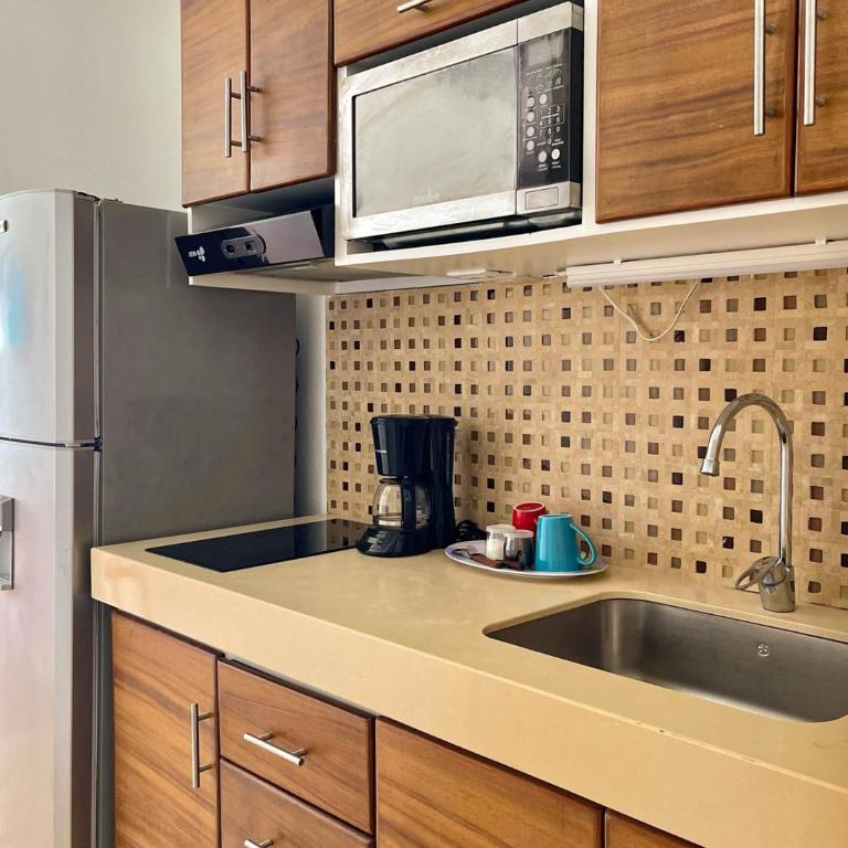 Beachside Apartments Cancun - Studio with Sea View - 3