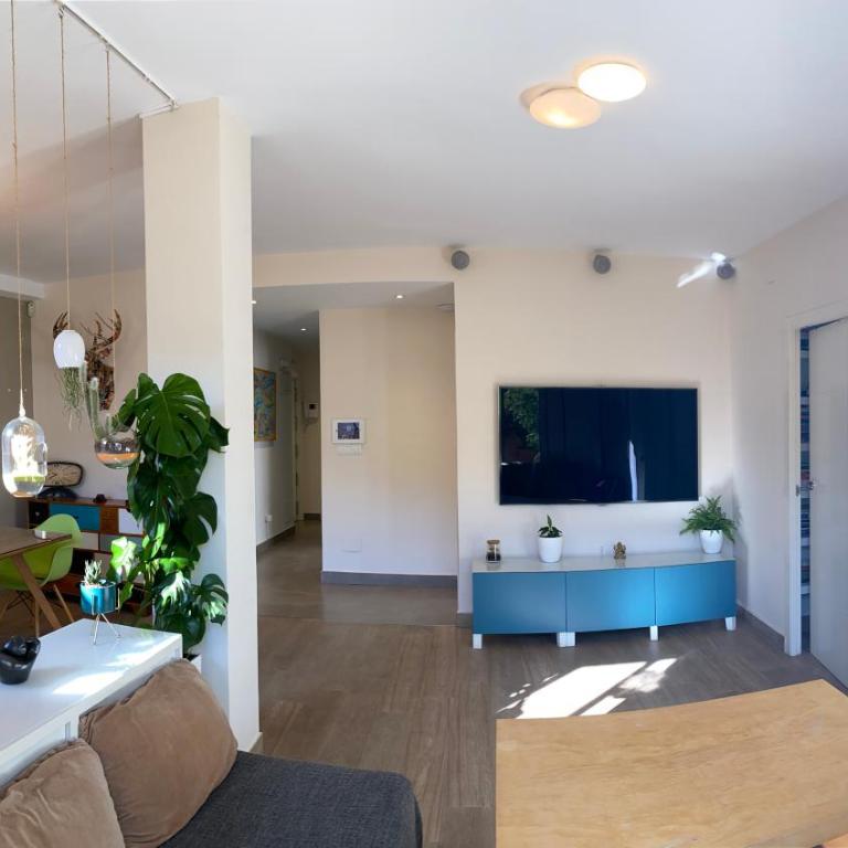 Cómoda Habitación Doble cerca de los lugares emblemáticos de Madrid - Habitación Doble - 1 o 2 camas - 10
