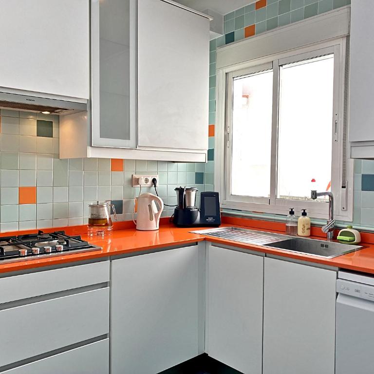Cómoda Habitación Doble cerca de los lugares emblemáticos de Madrid - Habitación Doble - 1 o 2 camas - 14