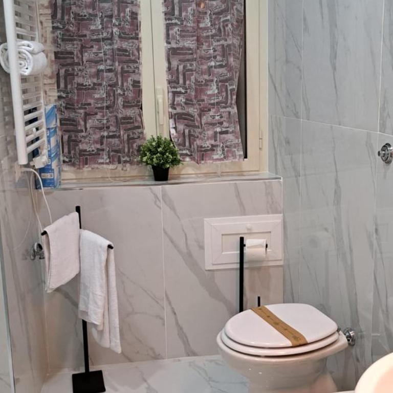 Residenza Napoli Centrale - Appartamento Deluxe con 3 Camere da Letto - 7