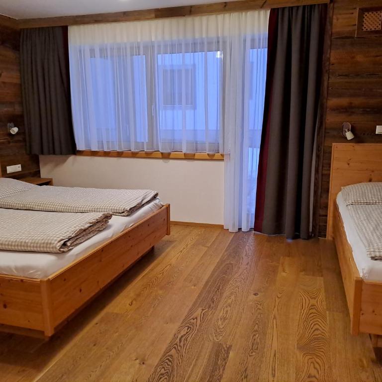 Zimmer & Appartements Schwarzenbacher Sonja & Konrad - Dreibettzimmer - 2