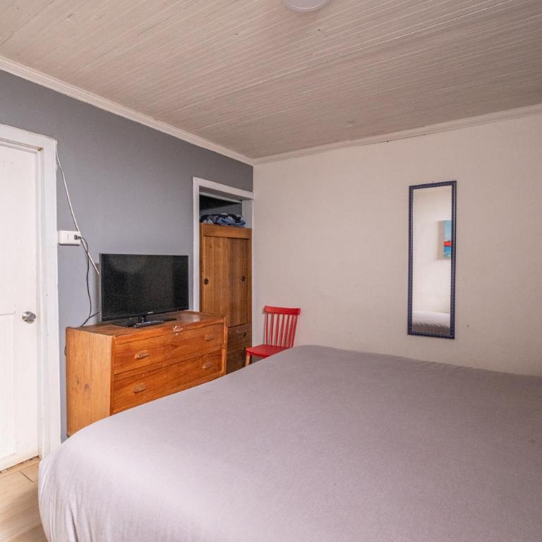 LÖF Hostal - Habitación Estándar - 1 cama grande - 1