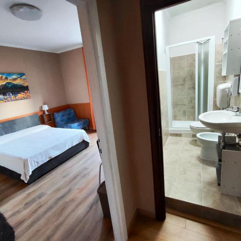 B&B Bella Garbatella - Camera Quadrupla con Bagno Privato - 5