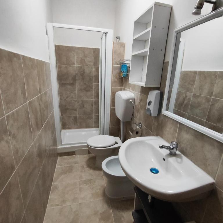 B&B Bella Garbatella - Camera Quadrupla con Bagno Privato - 7