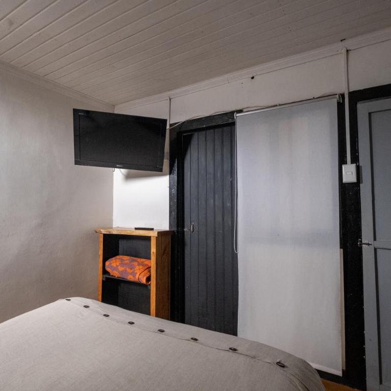 LÖF Hostal - Habitación Doble con baño privado - 2