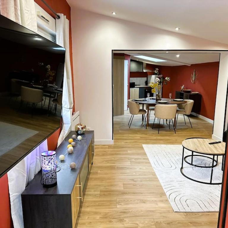 Loft O'Chalet - 10 min GARE - PARKING PRIVÉ - Appartamento con 1 Camera da Letto - 35