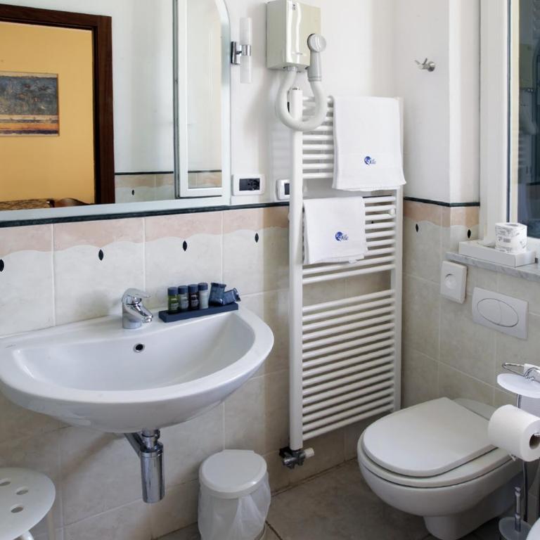 Le Ville Relais - Camera Matrimoniale Standard con Vista Mare - 1