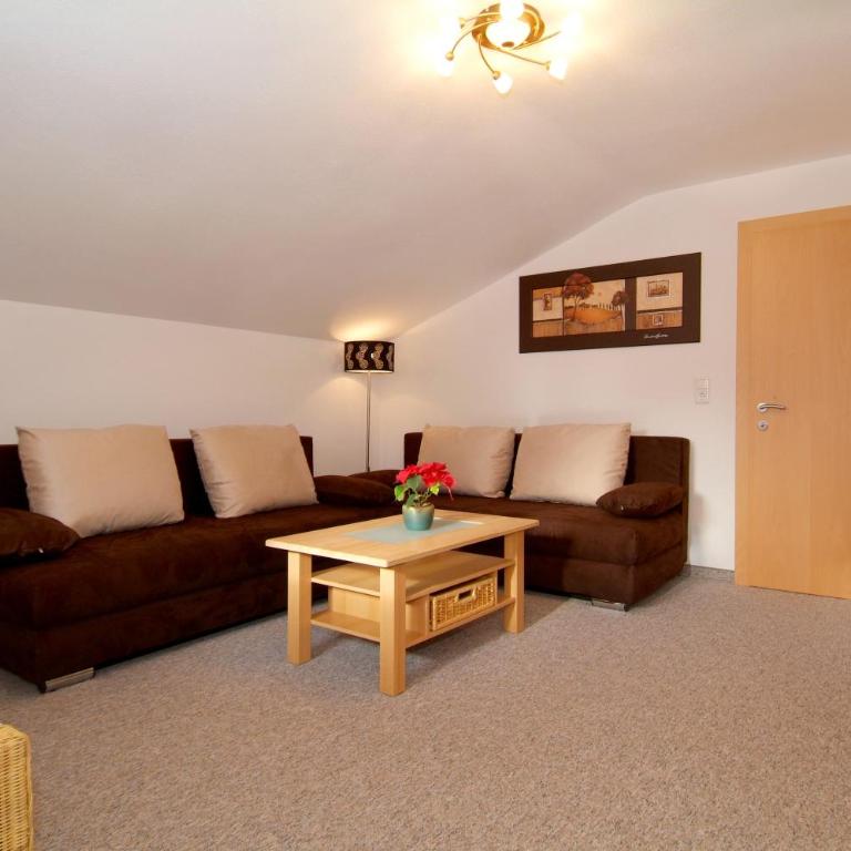 Gästehaus Wanker - Apartment mit Blick auf die Berge - 9