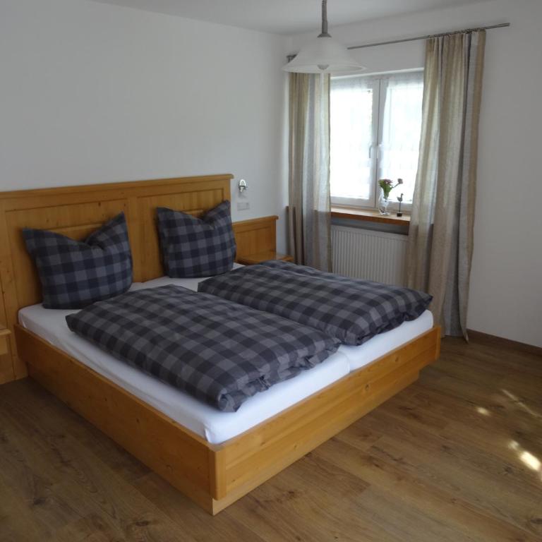 Gästehaus Erika - Chiemgau Karte - Apartment mit Gartenblick - 6