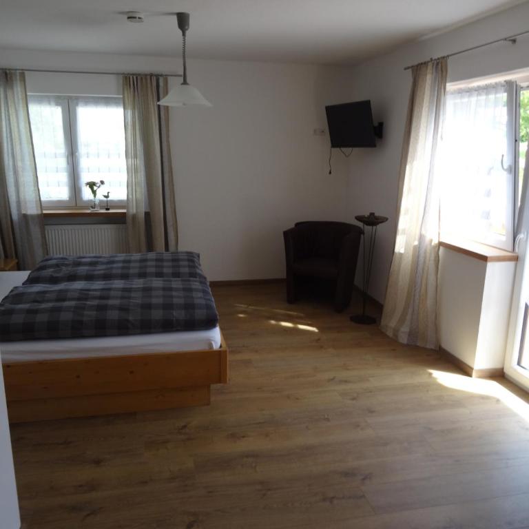 Gästehaus Erika - Chiemgau Karte - Apartment mit Gartenblick - 7