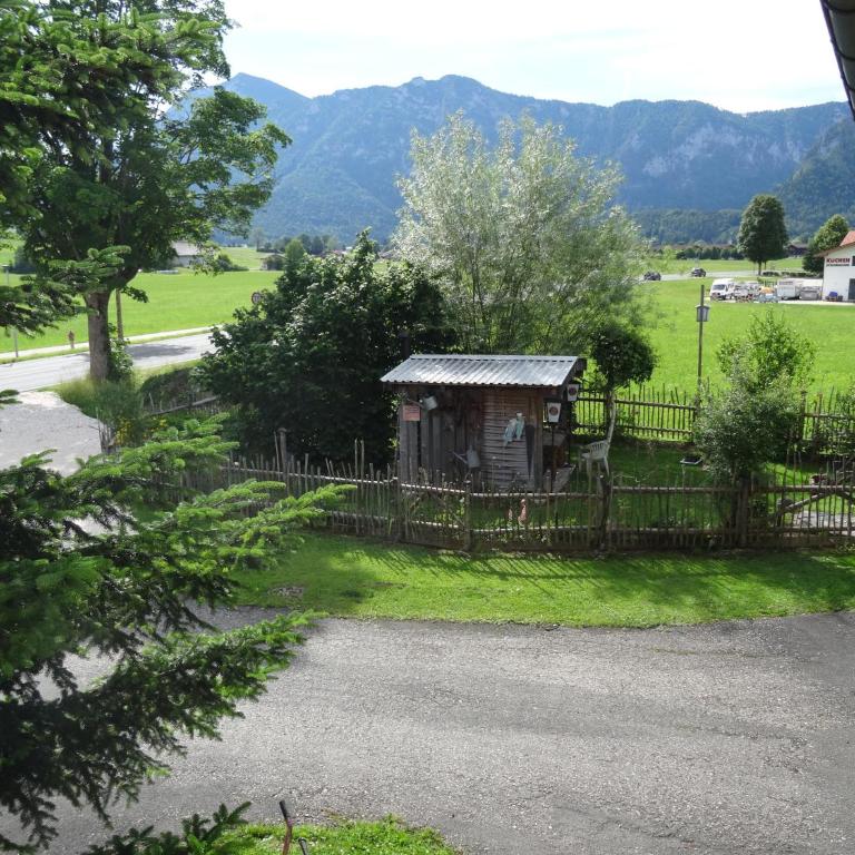 Gästehaus Erika - Chiemgau Karte - Apartment mit Gartenblick - 11