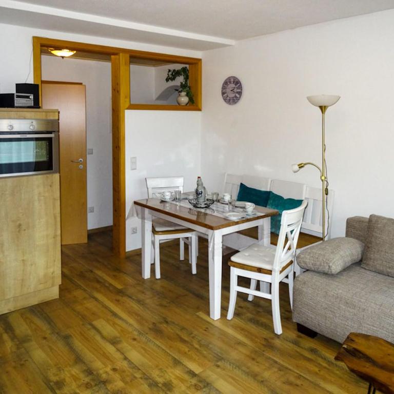 Gästehaus Erika - Chiemgau Karte - Apartment mit Blick auf die Berge - 1