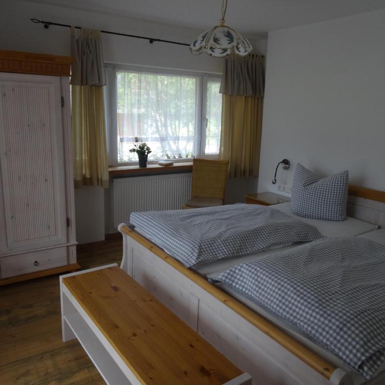Gästehaus Erika - Chiemgau Karte - Apartment mit Blick auf die Berge - 4