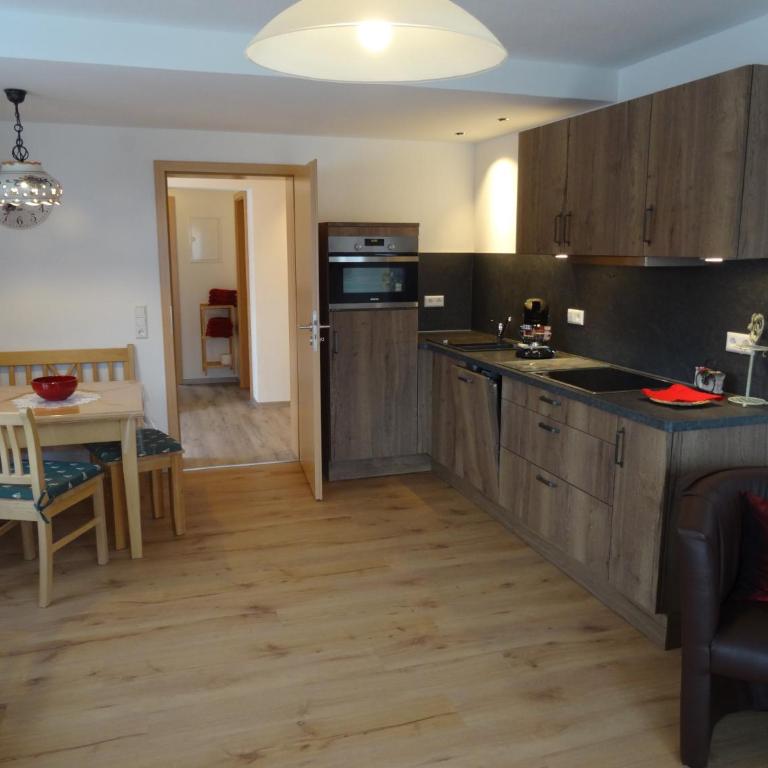 Gästehaus Erika - Chiemgau Karte - Deluxe Apartment - 3