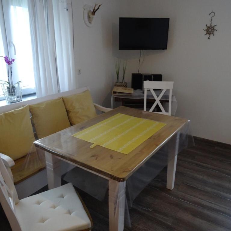 Gästehaus Erika - Chiemgau Karte - Apartment - Erdgeschoss - 1