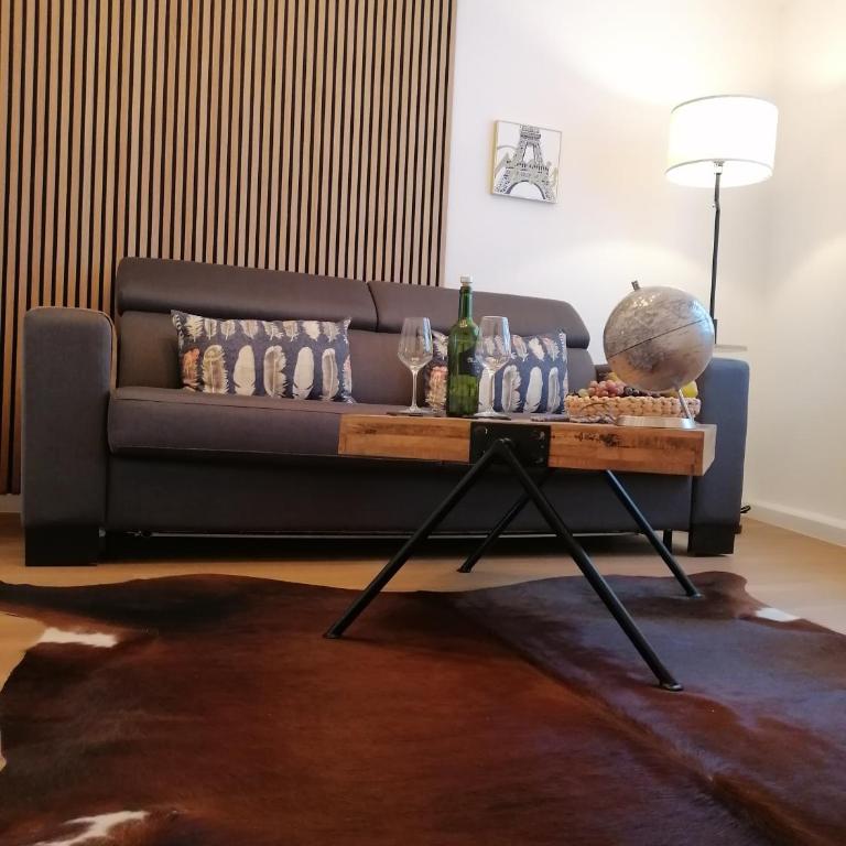 Stilvolle Wohnung an der Alten Mainbrücke - Apartment mit 1 Schlafzimmer - 1