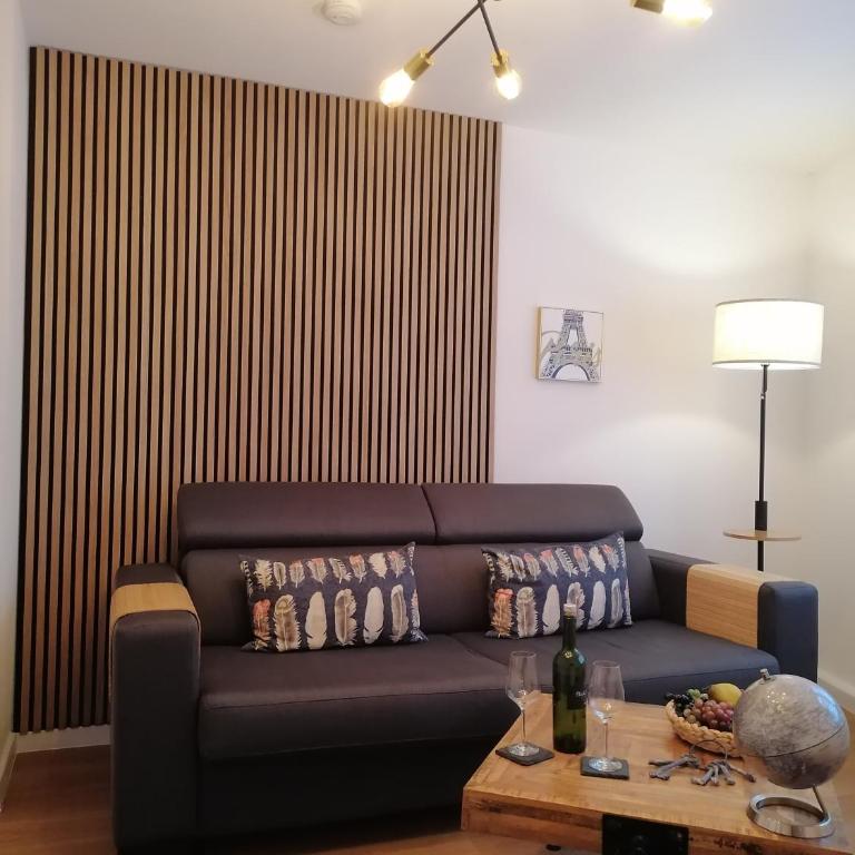 Stilvolle Wohnung an der Alten Mainbrücke - Apartment mit 1 Schlafzimmer - 2