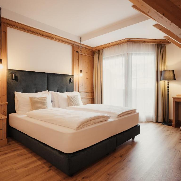 Diana Dolomites - Doppelzimmer mit Bergblick - 5