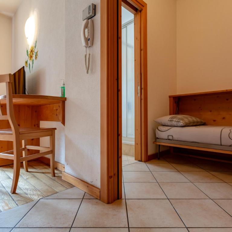 Appartamenti Serena - Triple Studio with Balcony and Mountain View - 4