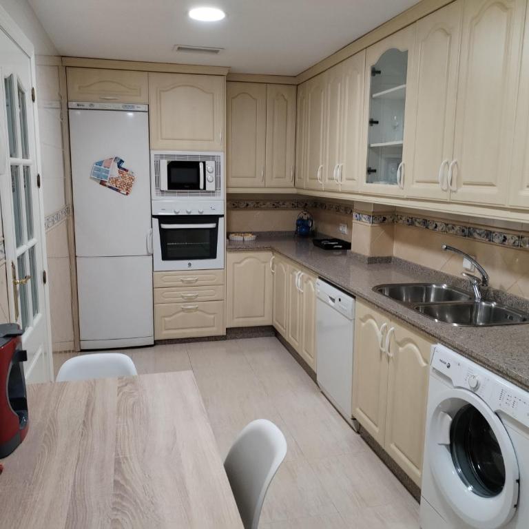Apartamento con parking privado gratis incluido - Apartamento - 34