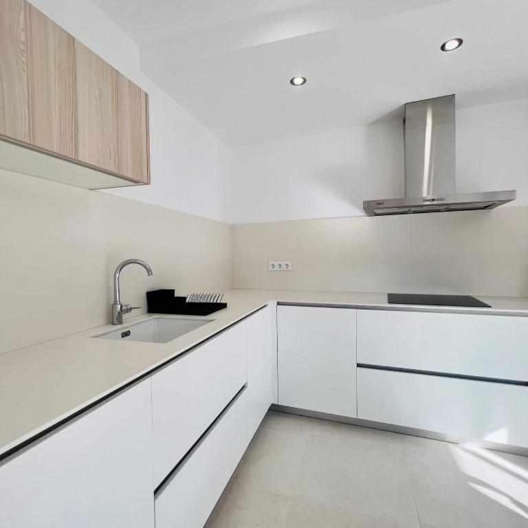 Roses Casc Antic SL Sabater 6 - Three-Bedroom Apartment - 4