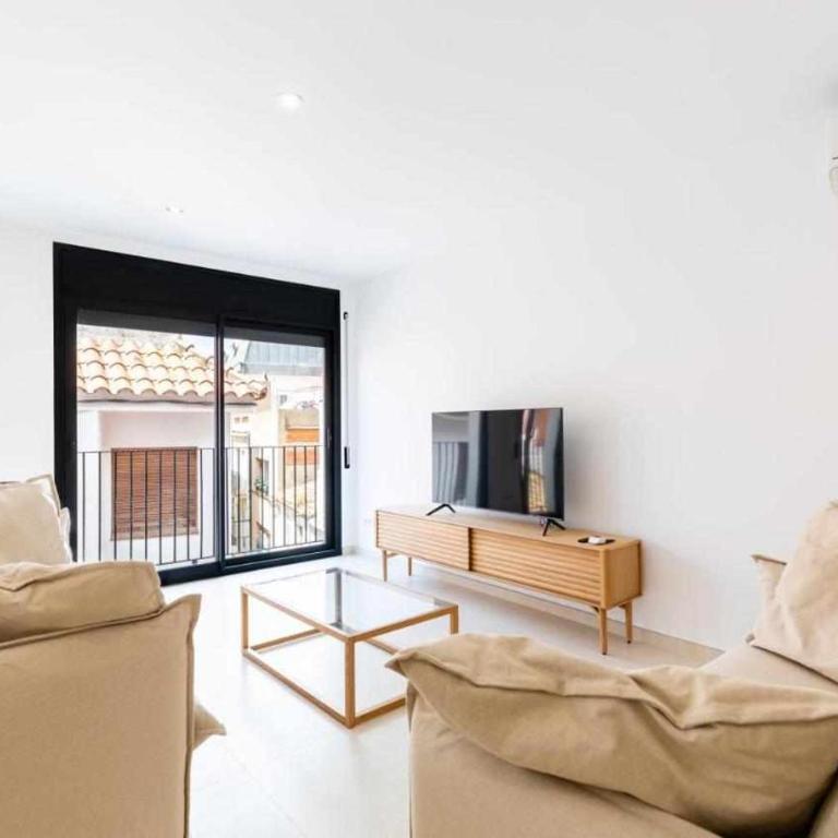 Roses Casc Antic SL Sabater 6 - Three-Bedroom Apartment - 12