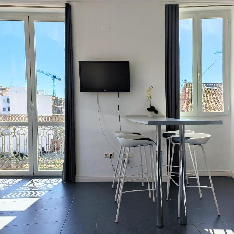 Flats Friends Torres Quart - One-Bedroom Apartment with Terrace - 17
