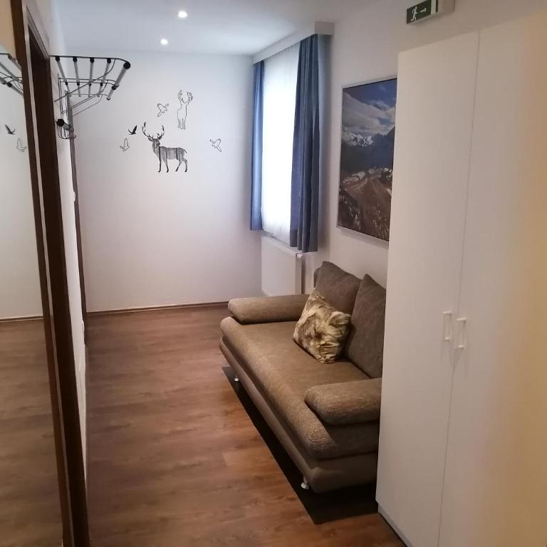 ALPINA Appartements Mallnitz - Apartment mit 2 Schlafzimmern und Bergblick - 11