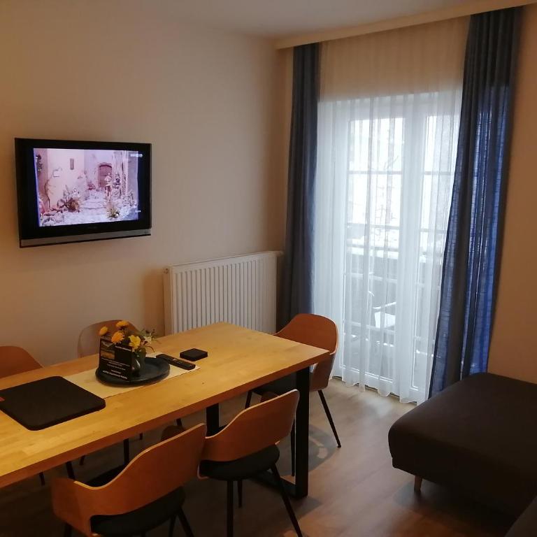 ALPINA Appartements Mallnitz - Apartment mit 2 Schlafzimmern und Bergblick - 13