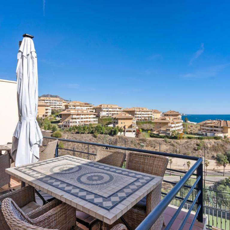 Stunning apt with seaview by Costarentals- Ref 162 - Apartamento de 3 dormitorios - 37
