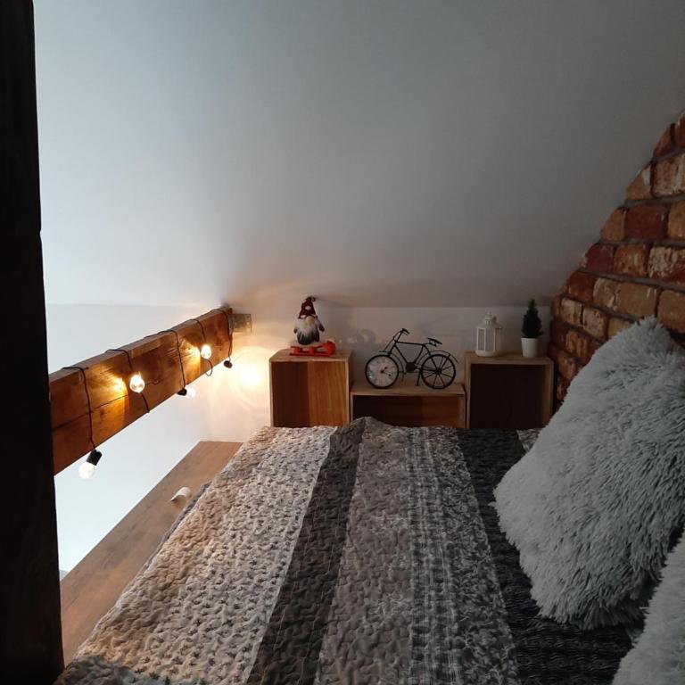 ATTIC 7 - One-Bedroom Apartment - 17