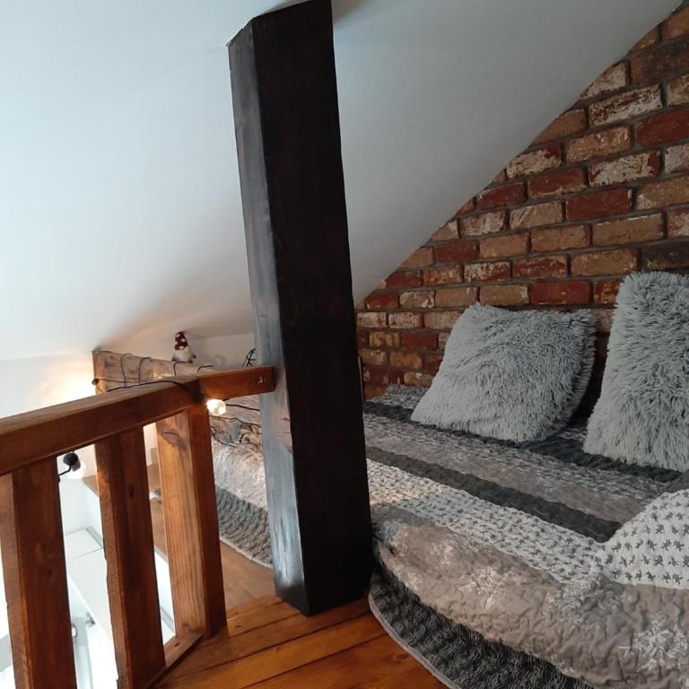ATTIC 7 - One-Bedroom Apartment - 16