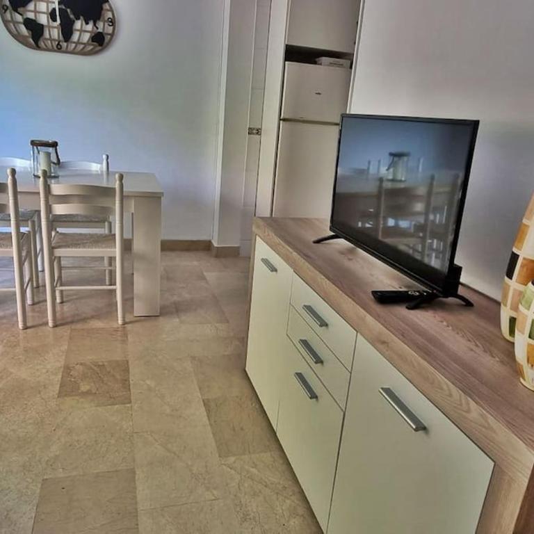 Acogedor apartamento en playa de los boliches - One-Bedroom Apartment - 6