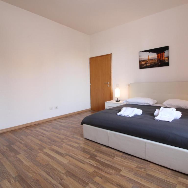 the house outside the walls - One-Bedroom Apartment - 15