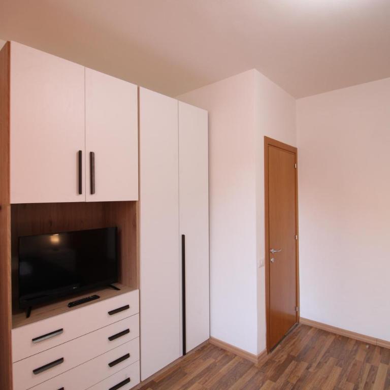 the house outside the walls - One-Bedroom Apartment - 16