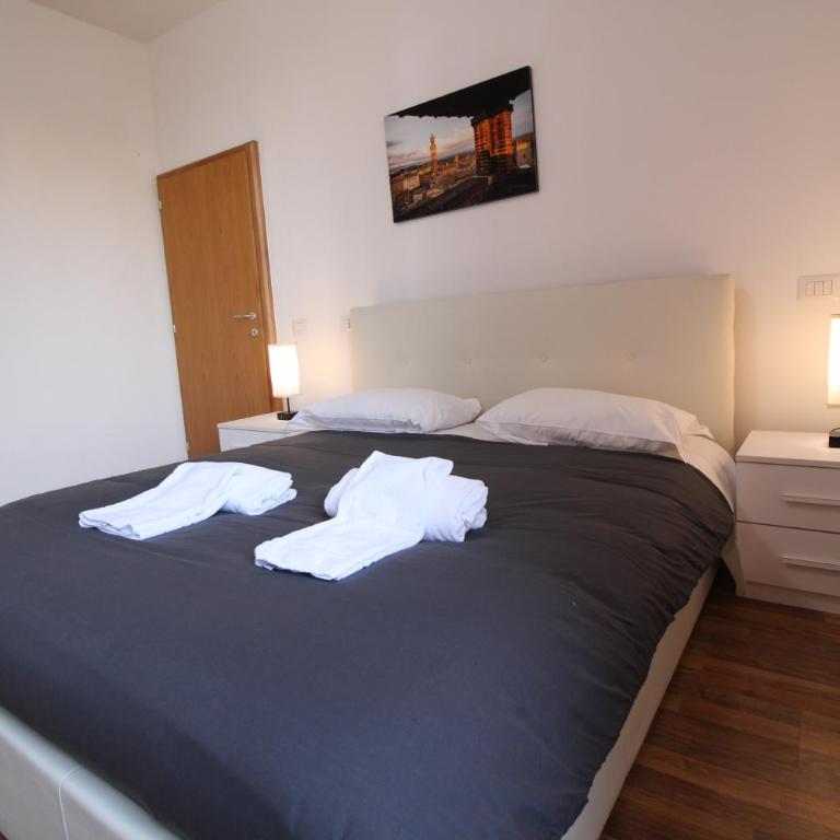 the house outside the walls - One-Bedroom Apartment - 18
