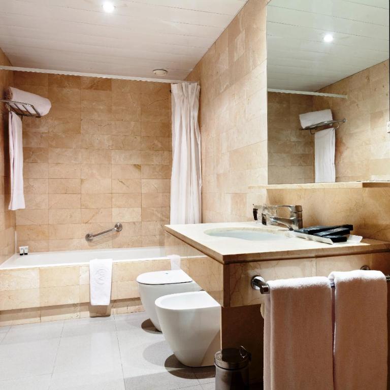 Hotel Viladomat - Double or Twin Room - 6