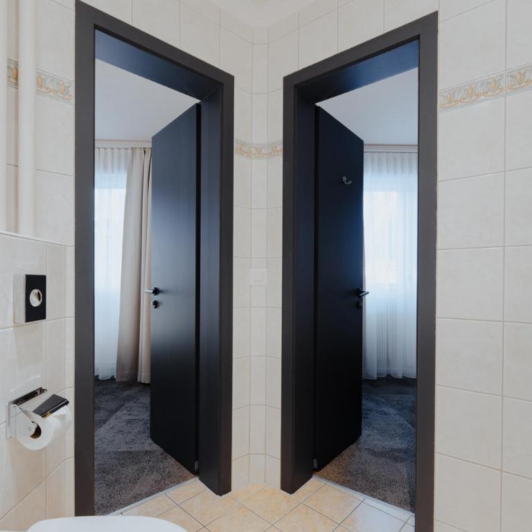 Hotel Central Wolter - Grindelwald - Familienzimmer mit Balkon (4 Personen) - 6