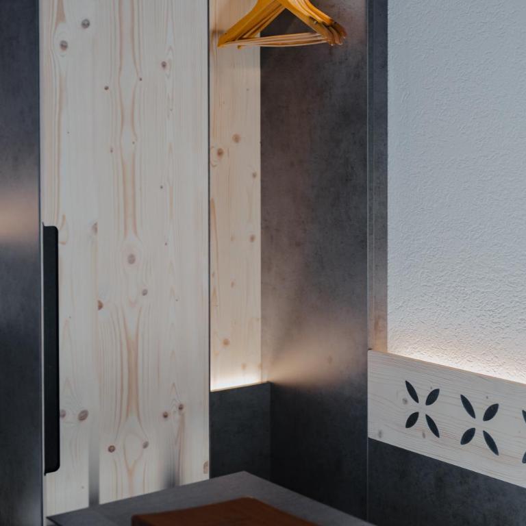 Hotel Central Wolter - Grindelwald - Familienzimmer mit Balkon (4 Personen) - 7