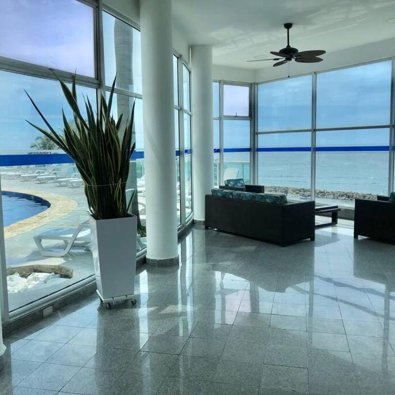 Apto 402 Cartagena frente al mar- edificio Palmetto, piso 4 - Apartamento de 2 dormitorios - 2